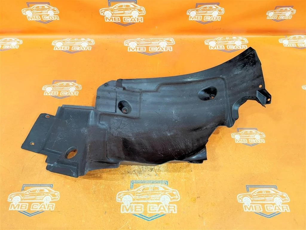 Подкрылок передний правый, задняя часть Mercedes-Benz