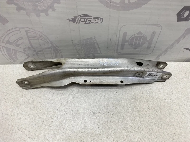 Рычаг задний нижний под пружину Mercedes-benz 2016 W246