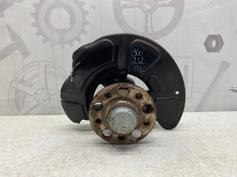 Поворотный кулак передний левый Mercedes-benz 2013 W212