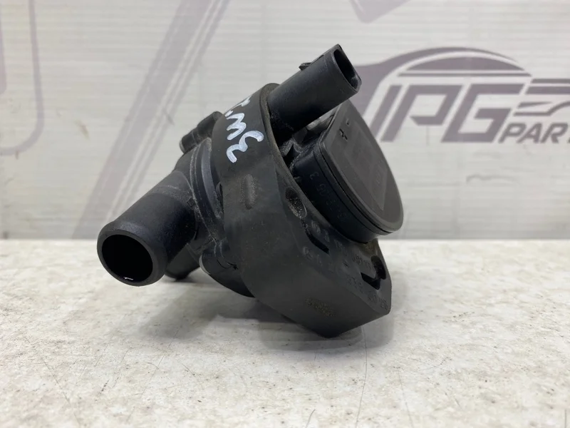 Циркуляционный насос Mercedes-benz 2013 W212