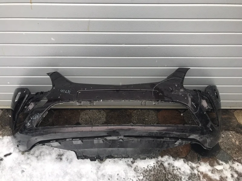 Бампер Opel Zafira 2014 битый 13300485 C, передний