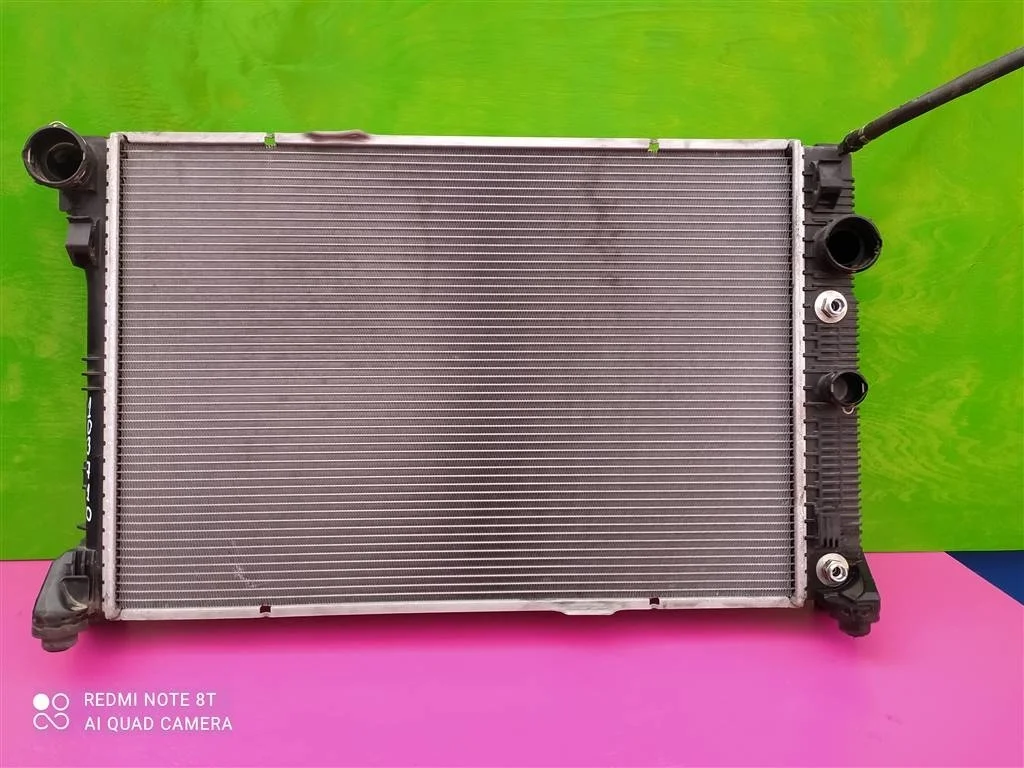 Радиатор двигателя W204 X204 W212 2,2 A2045003603