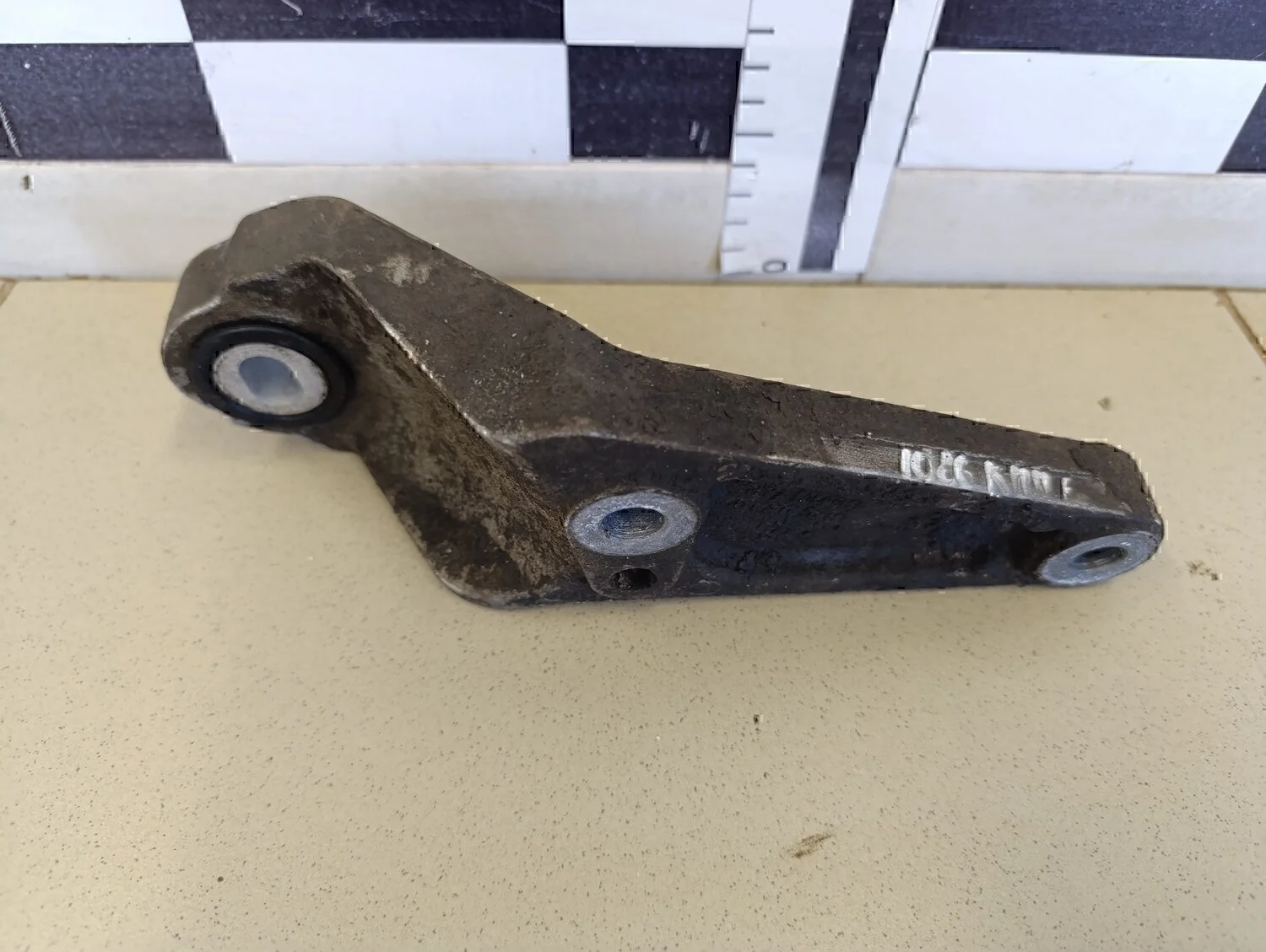 Кронштейн двигателя задний Corsa D 2006-2015