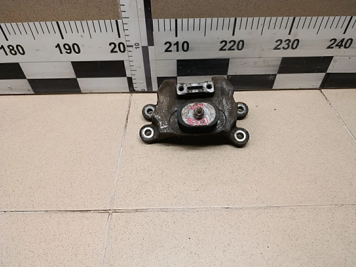 Кронштейн КПП A4 [B8] 2007-2015