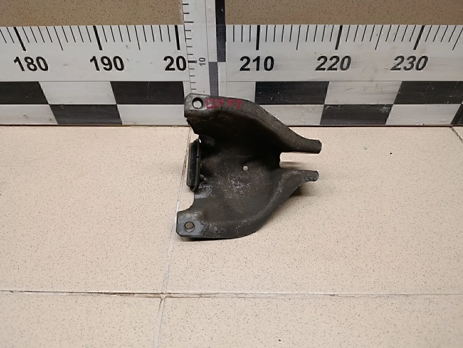 Кронштейн опоры двигателя A4 [B8] 2007-2015