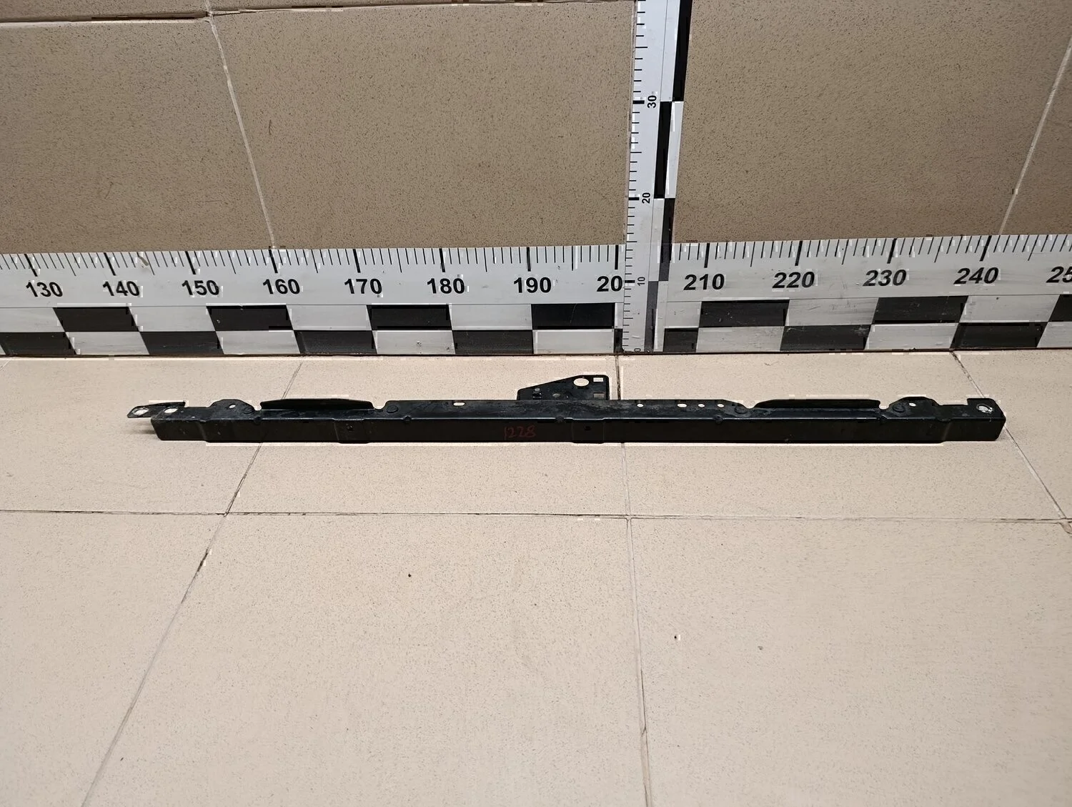 Кронштейн (сопут. товар) A4 [B8] 2007-2015