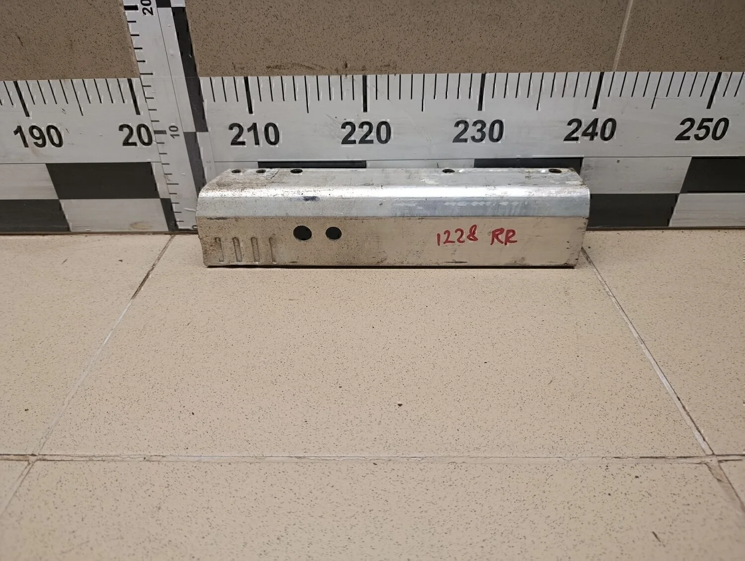 Кронштейн усилителя заднего бампера правый A4 [B8] 2007-2015