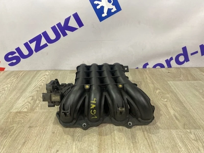 Коллектор впускной Mitsubishi Lancer 2010г