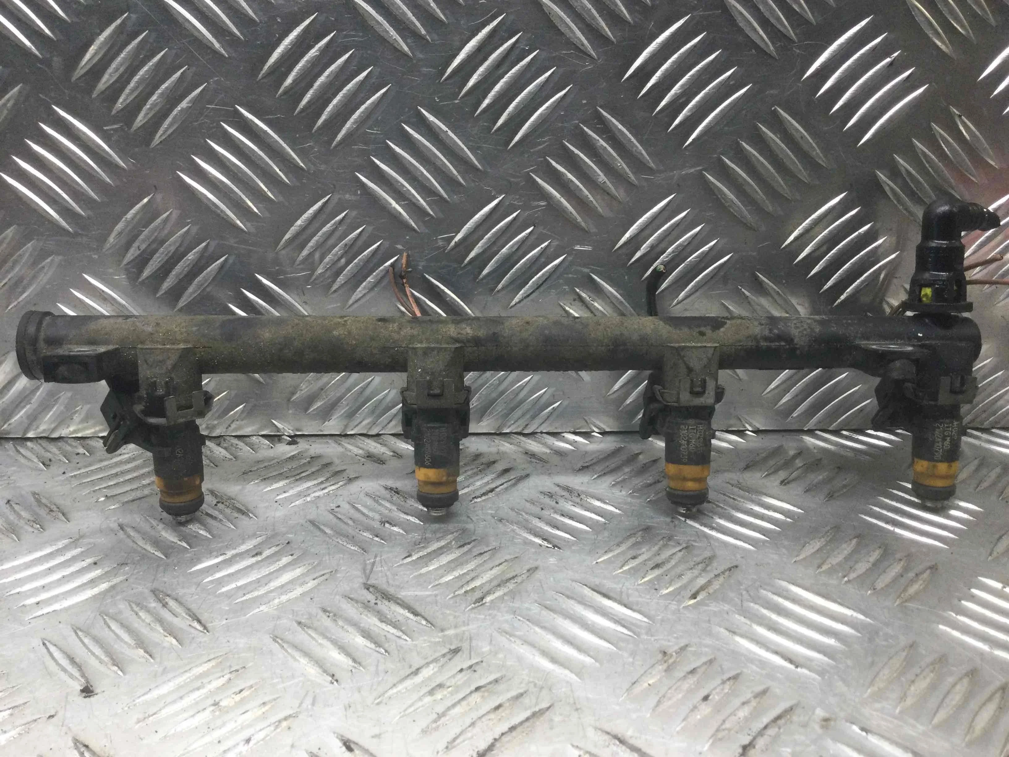 Топливная рампа Renault Scenic 1 поколение [рестайлинг] (1999-2003) бензин 1.6  Автомат Минивэн