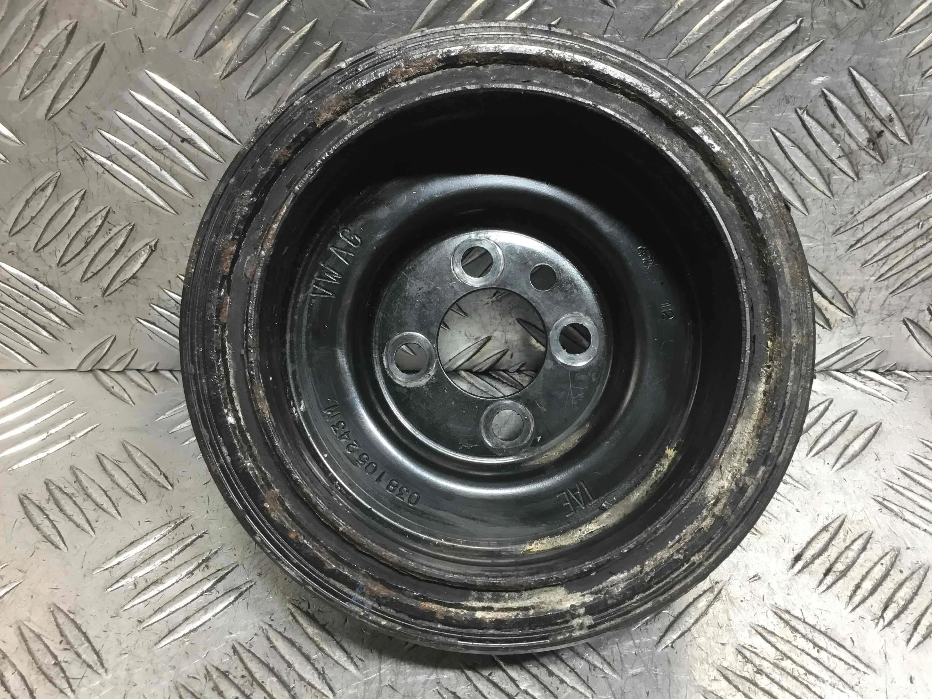 Шкив коленвала Audi A4 B8/8K (2007-2011) дизель 2.0 TDI Механика