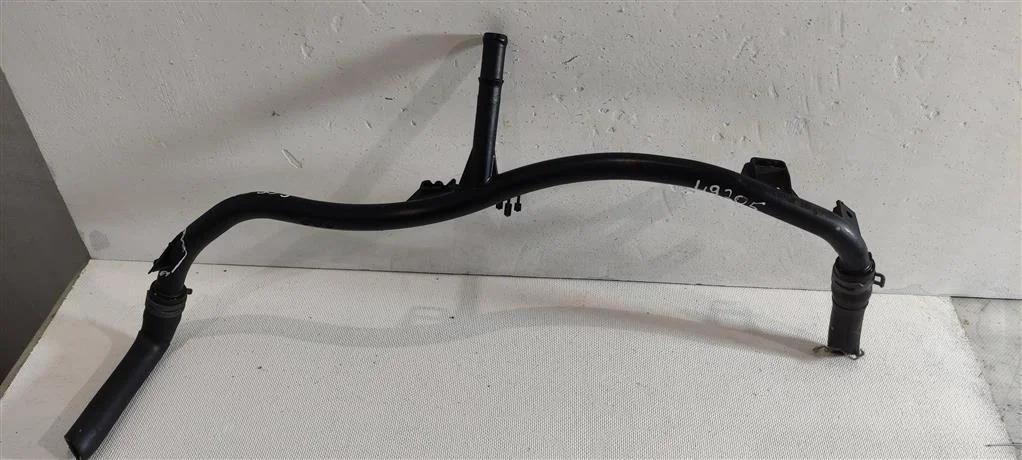 Трубка охлаждающей жидкости пластиковая 04E121070