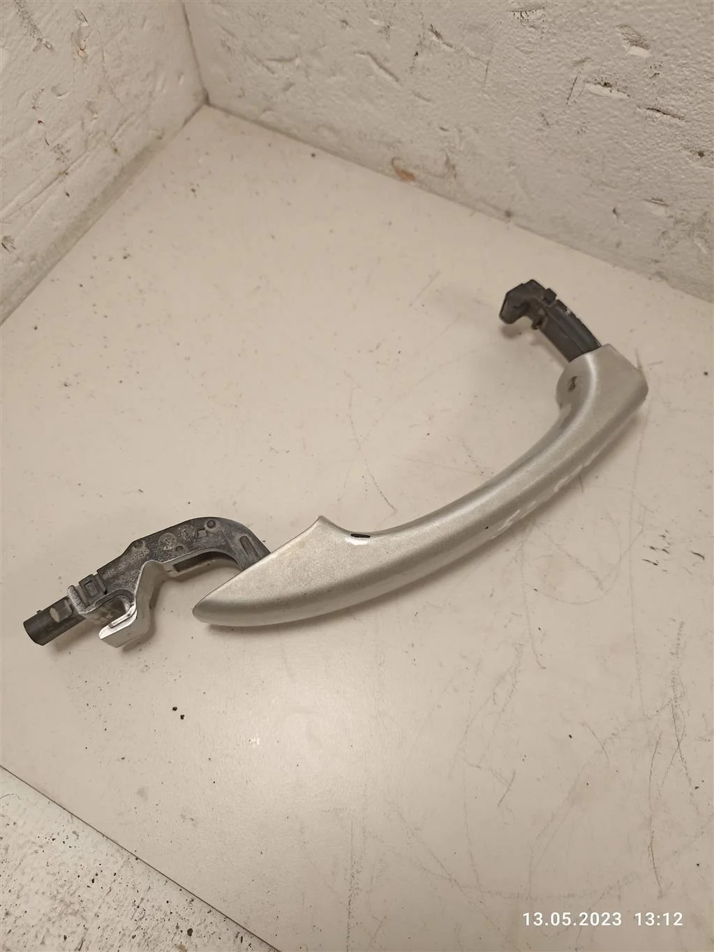 Ручка наружная передняя левая 8T1837885B    Audi