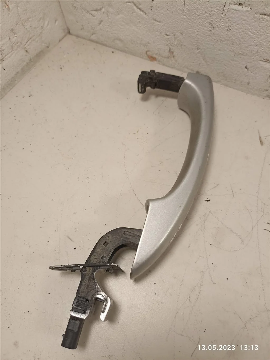 Ручка наружная передняя левая 8T1837885B    Audi