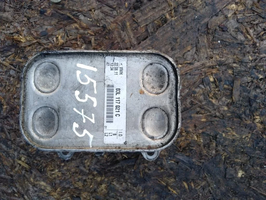 Радиатор масляный 03L117021C  2.0 TDI Audi
