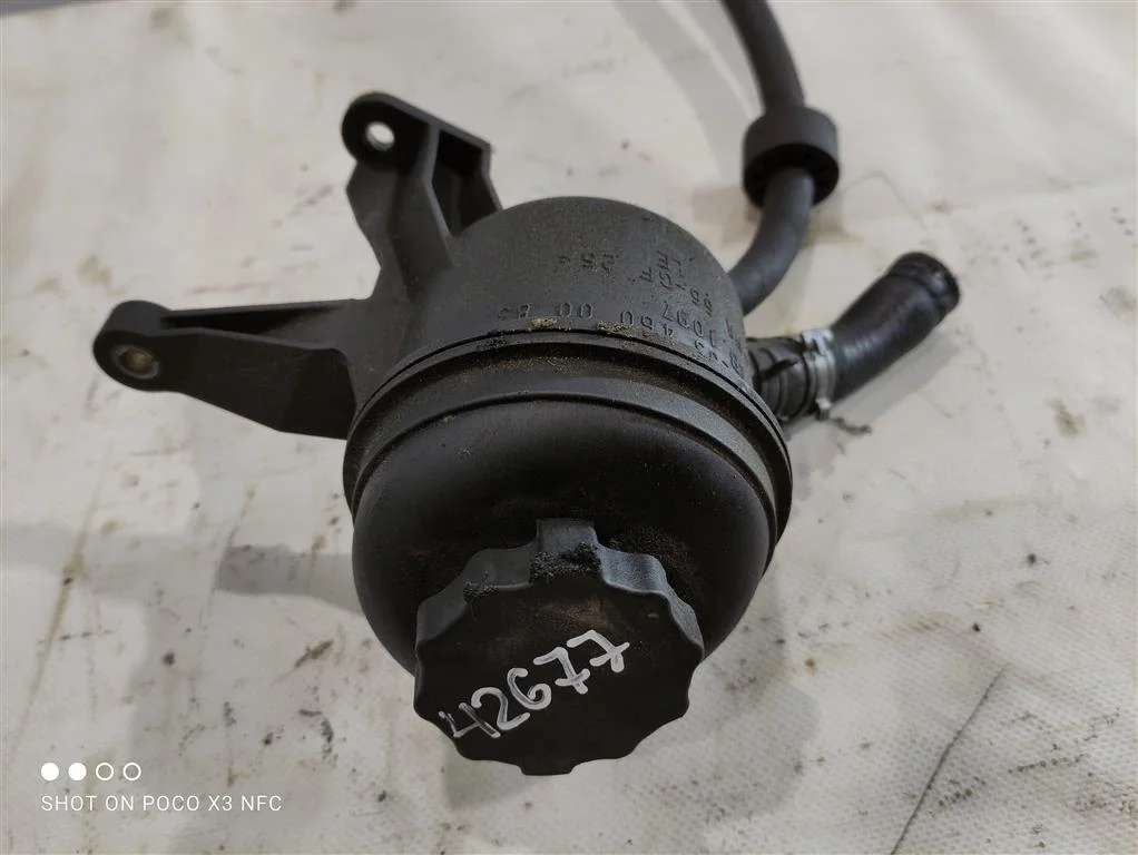 Бачок гидроусилителя A2034600083  2.2 CDI Mercedes