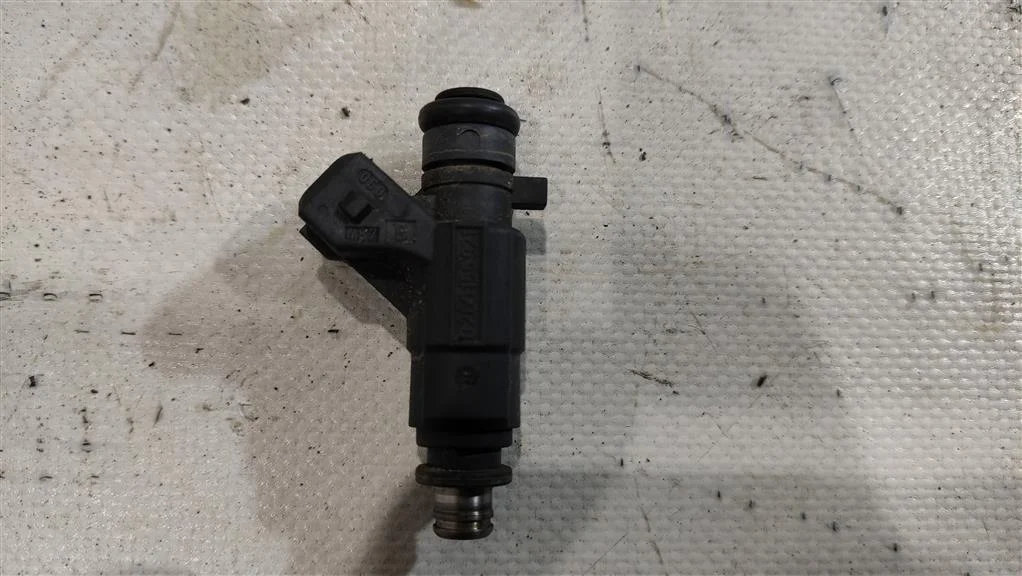 Форсунка 077133551M  4.2 Бензин Volkswagen