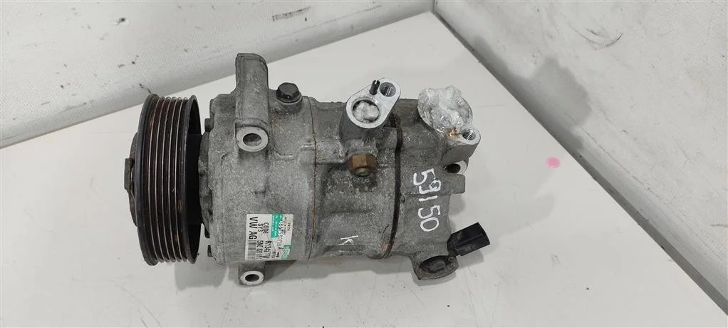 Компрессор кондиционера 5N0820803C  2.0 TDI Volks