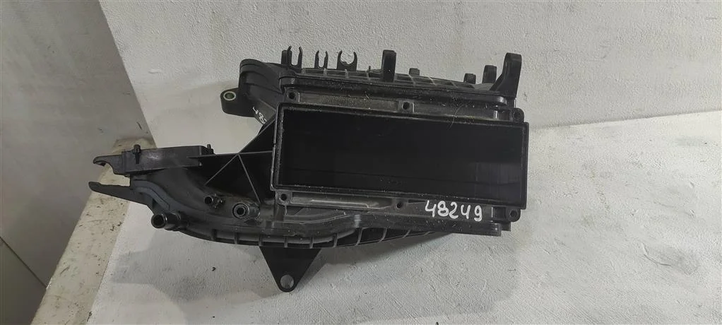 Коллектор впускной 03C129711AK  1.4 Бензин Volksw