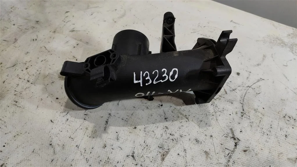 Патрубок (трубопровод, шланг) 03C145861E  1.4 Бен