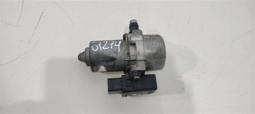 Насос вакуумный 1J0612181B  1.4 TSI Volkswagen
