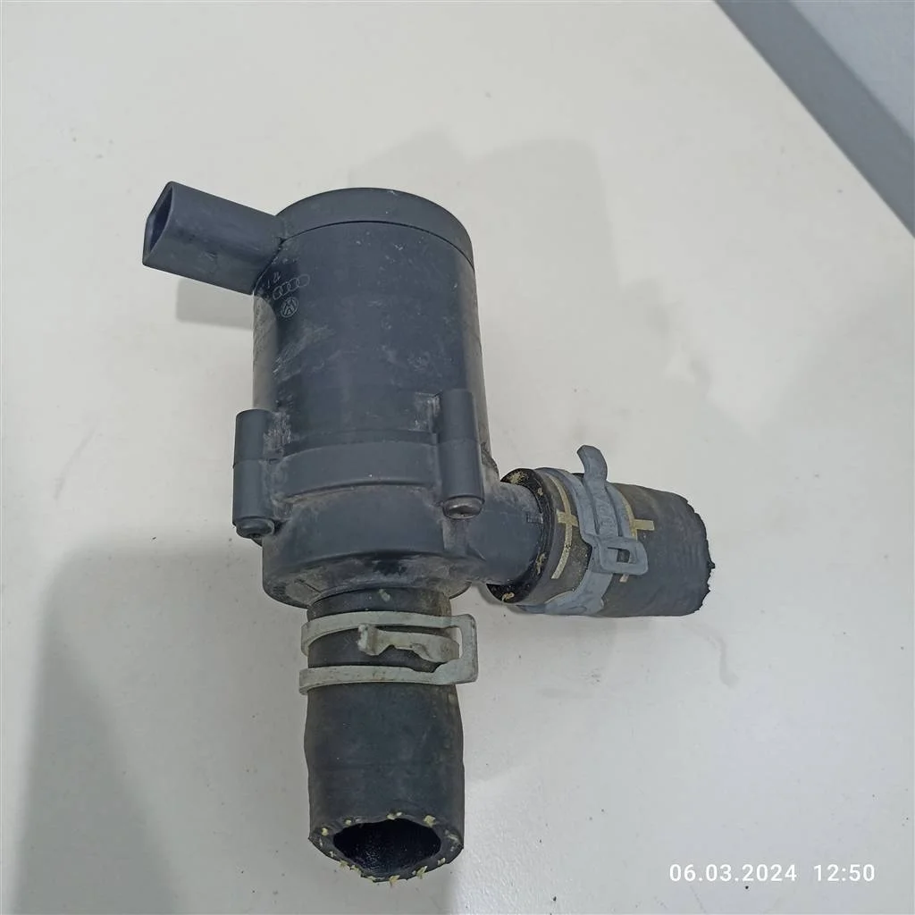 Насос антифриза дополнительный 1K0965561F  1.4 TS