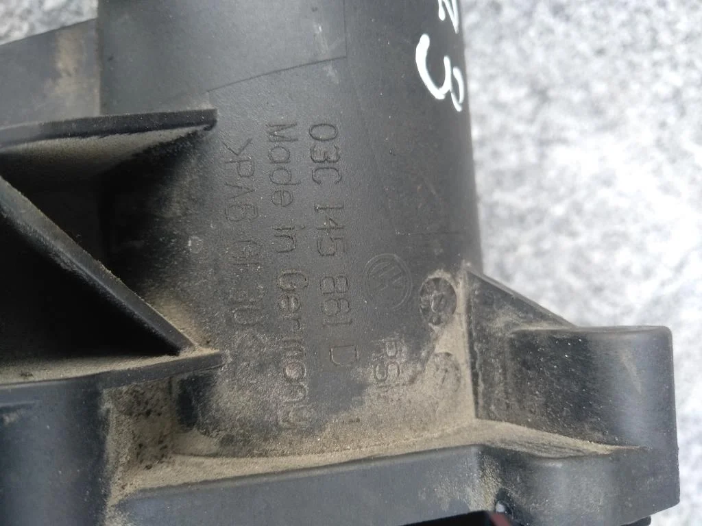 Патрубок воздушного фильтра 03C145861D  1.4 Бензи