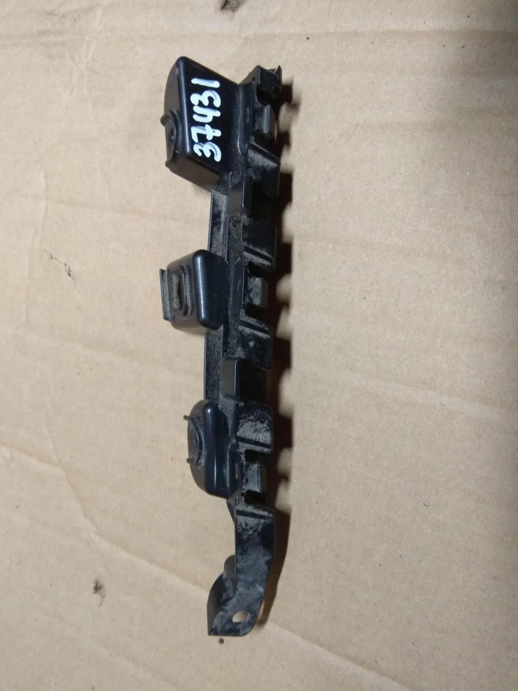 Кронштейн крыла 3AA807184  2.0 TDI Volkswagen