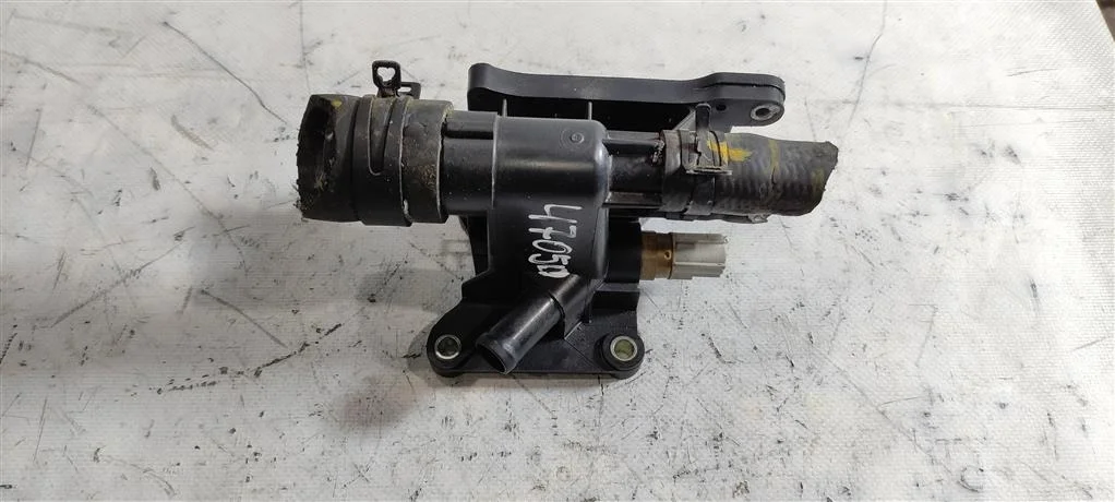 Фланец (тройник) системы охлаждения LF941517Z  2.