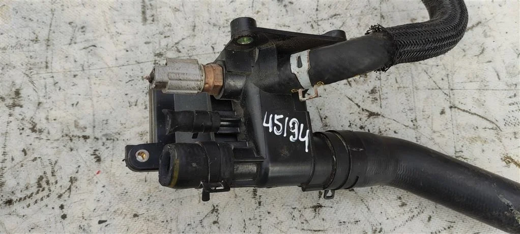 Фланец (тройник) системы охлаждения LF941517Z  2.