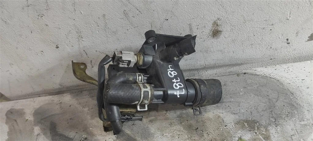 Фланец (тройник) системы охлаждения LF941517Z  2.