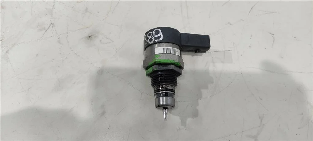 Датчик давления топлива 057130764AB  2.0 TDI Volk