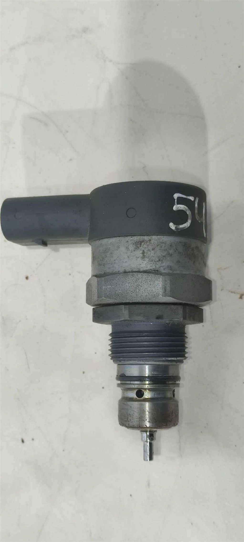 Датчик давления топлива 057130764AB  2.0 TDI Volk