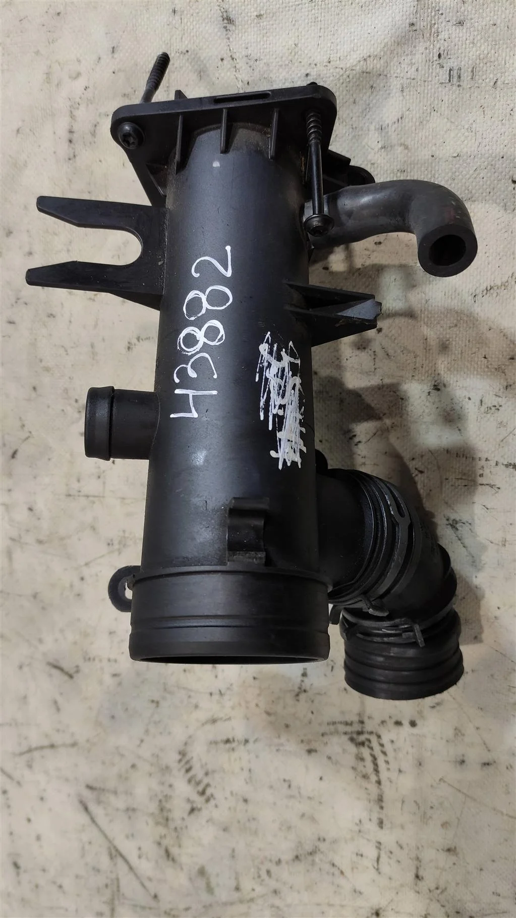 Патрубок воздушного фильтра 03C129617E  1.4 Турбо