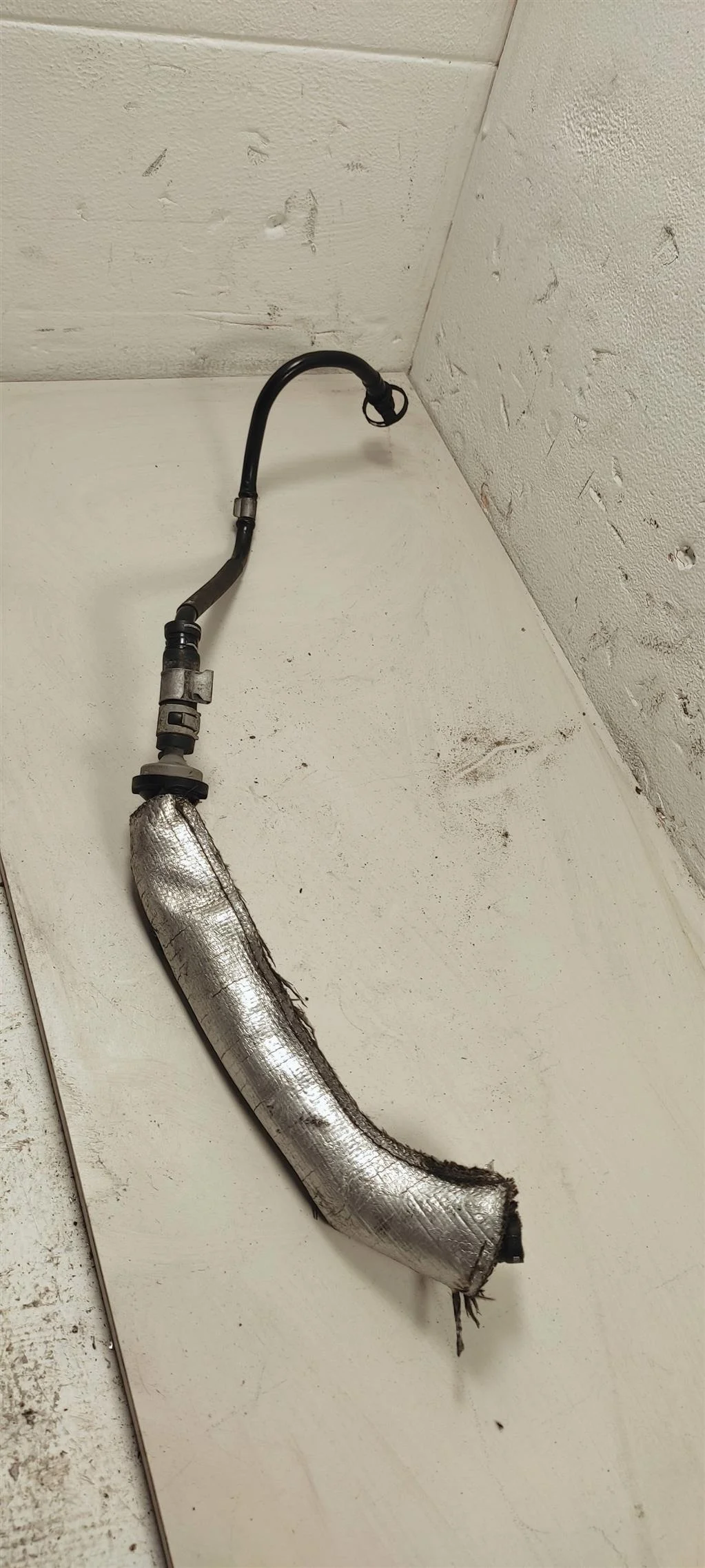 Патрубок (трубопровод, шланг) 06J133518C    Volks