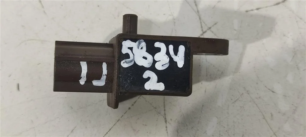 Датчик удара 8K0959651  2.0 TFSI Audi