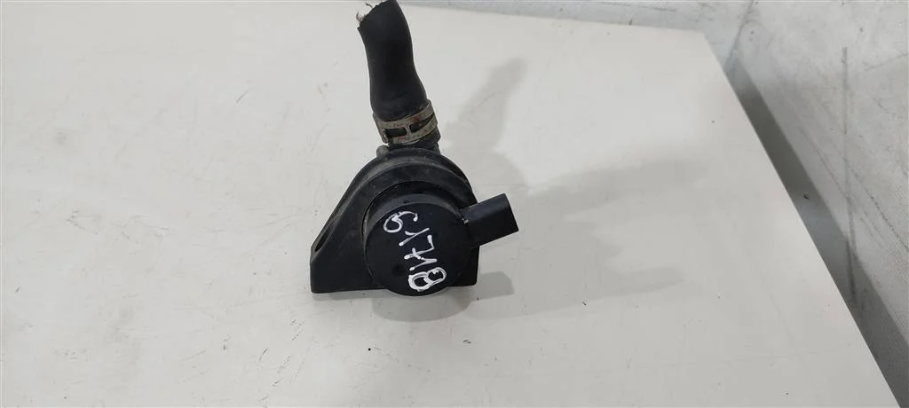 Насос антифриза дополнительный 06H965561  2.0 TFS