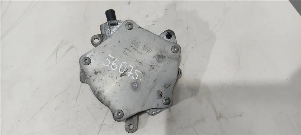 Насос вакуумный 06D145100E  2.0 Бензин Volkswagen