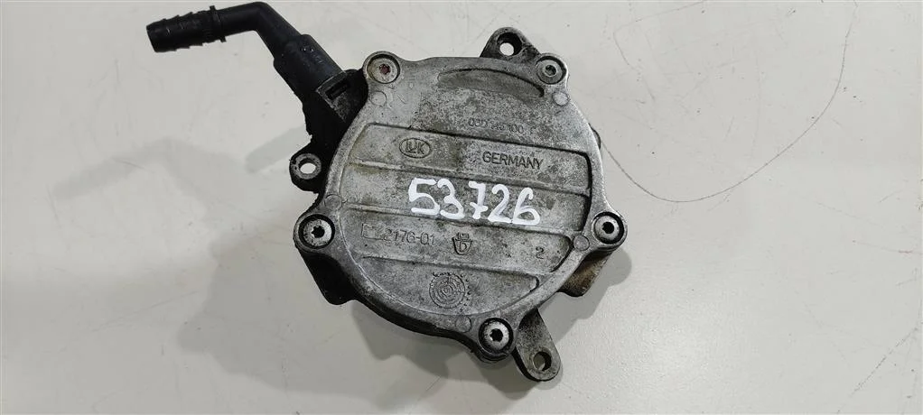 Насос вакуумный 06D145100E  2.0 Бензин Volkswagen