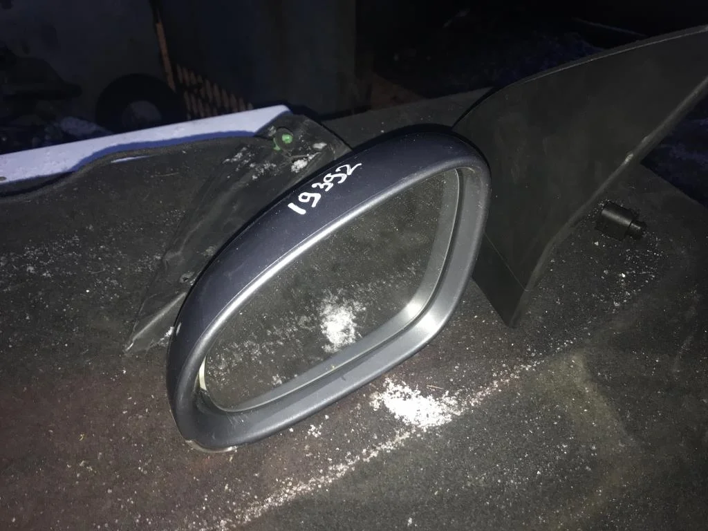 Зеркало наружное левое 1K1857507DC  2.0 Бензин Vo