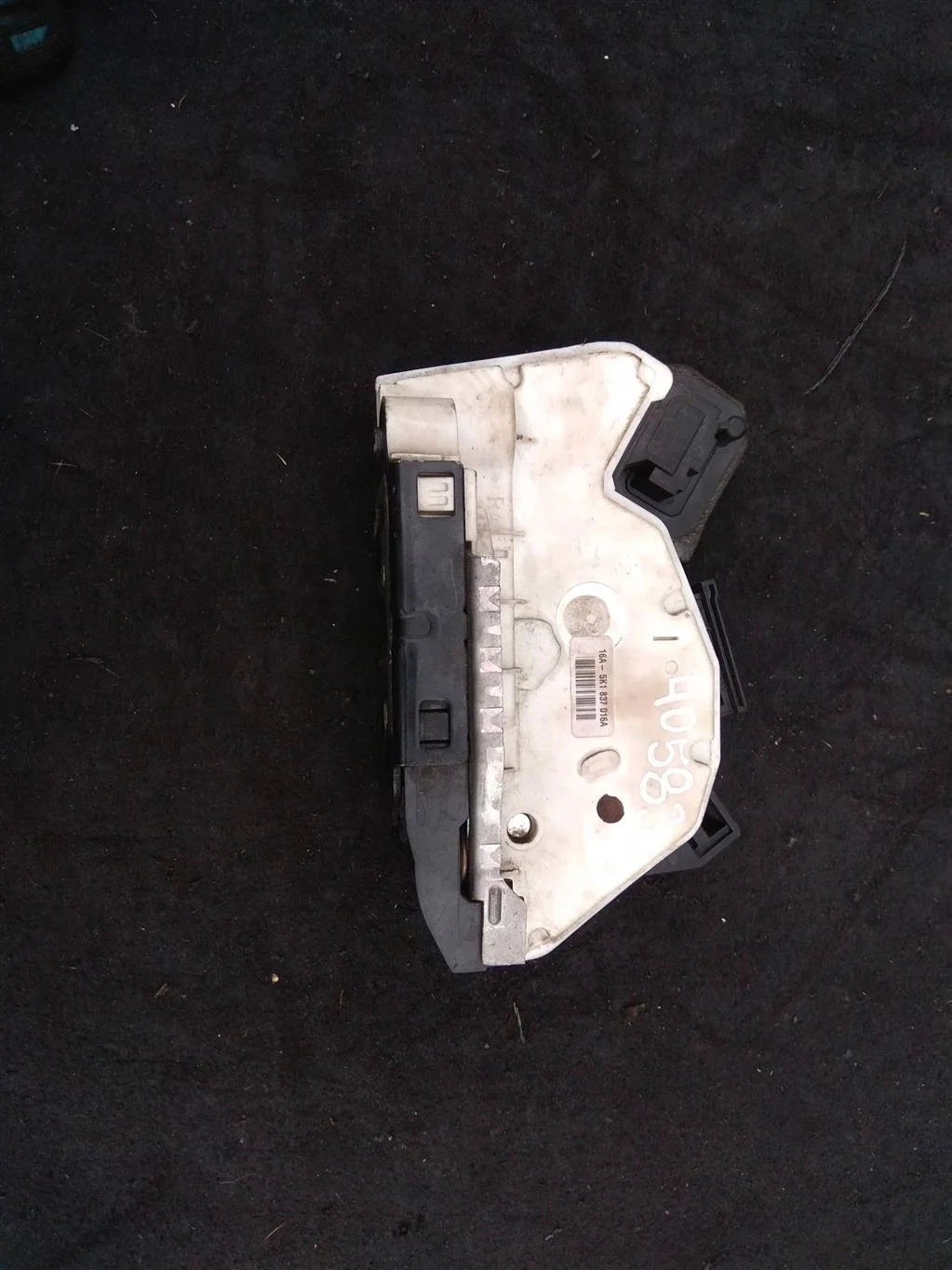 Замок двери передней правой 5K1837016A  1.8 Турбо