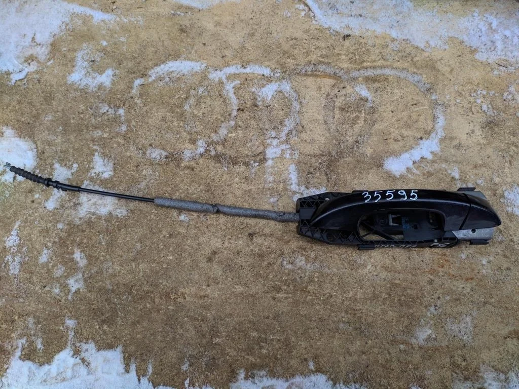 Ручка наружная передняя правая 3T0837885E  3.6 Бе