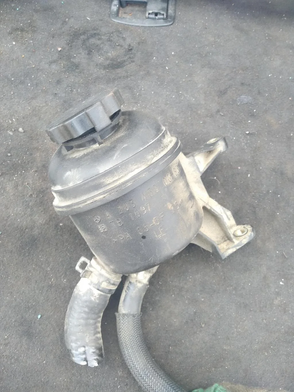 Бачок гидроусилителя A2034600083  2.2 CDI Mercedes