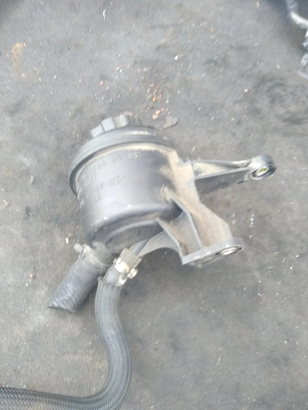 Бачок гидроусилителя A2034600083  2.2 CDI Mercedes