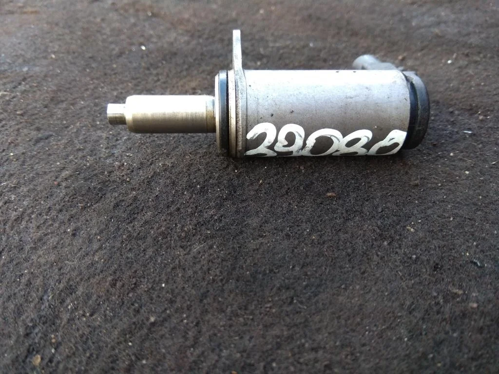 Клапан регулировки фаз газораспределения 06H10369