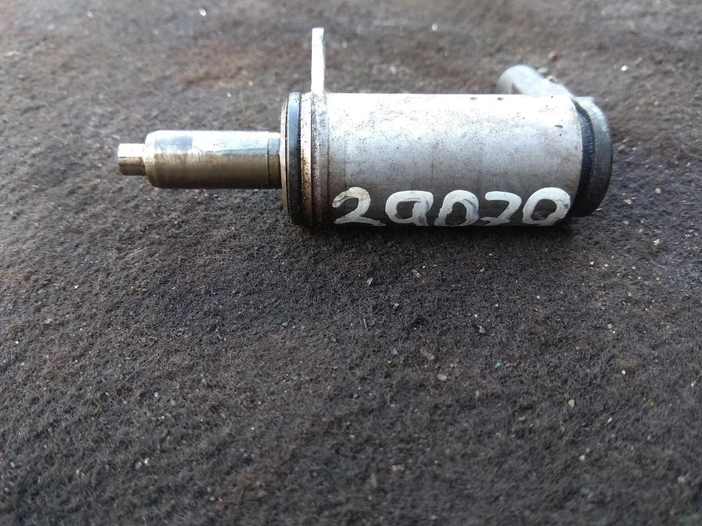 Клапан регулировки фаз газораспределения 06H10369