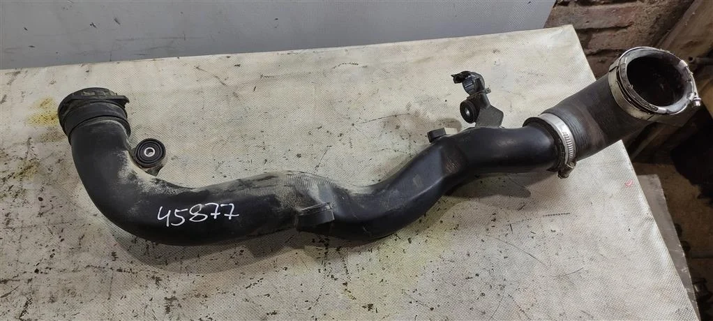 Патрубок интеркулера 1K0145762BL  1.4 TSI Volkswa