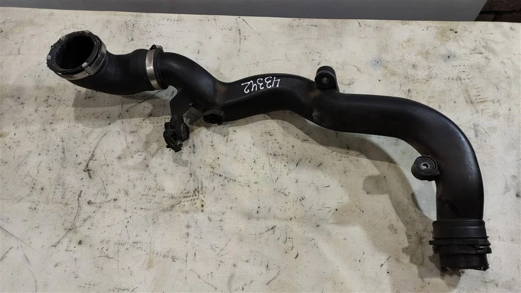 Патрубок интеркулера 1K0145762BL  1.4 TSI Volkswa