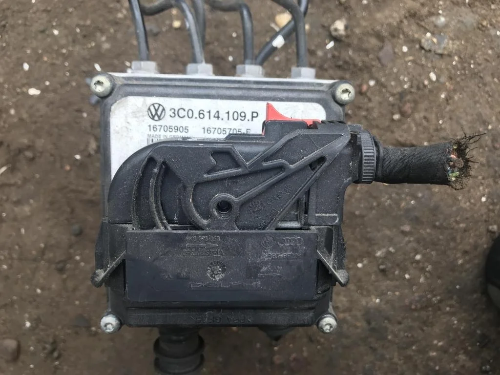 Блок ABS 3C0614109P  2.0 Турбо бензин Volkswagen