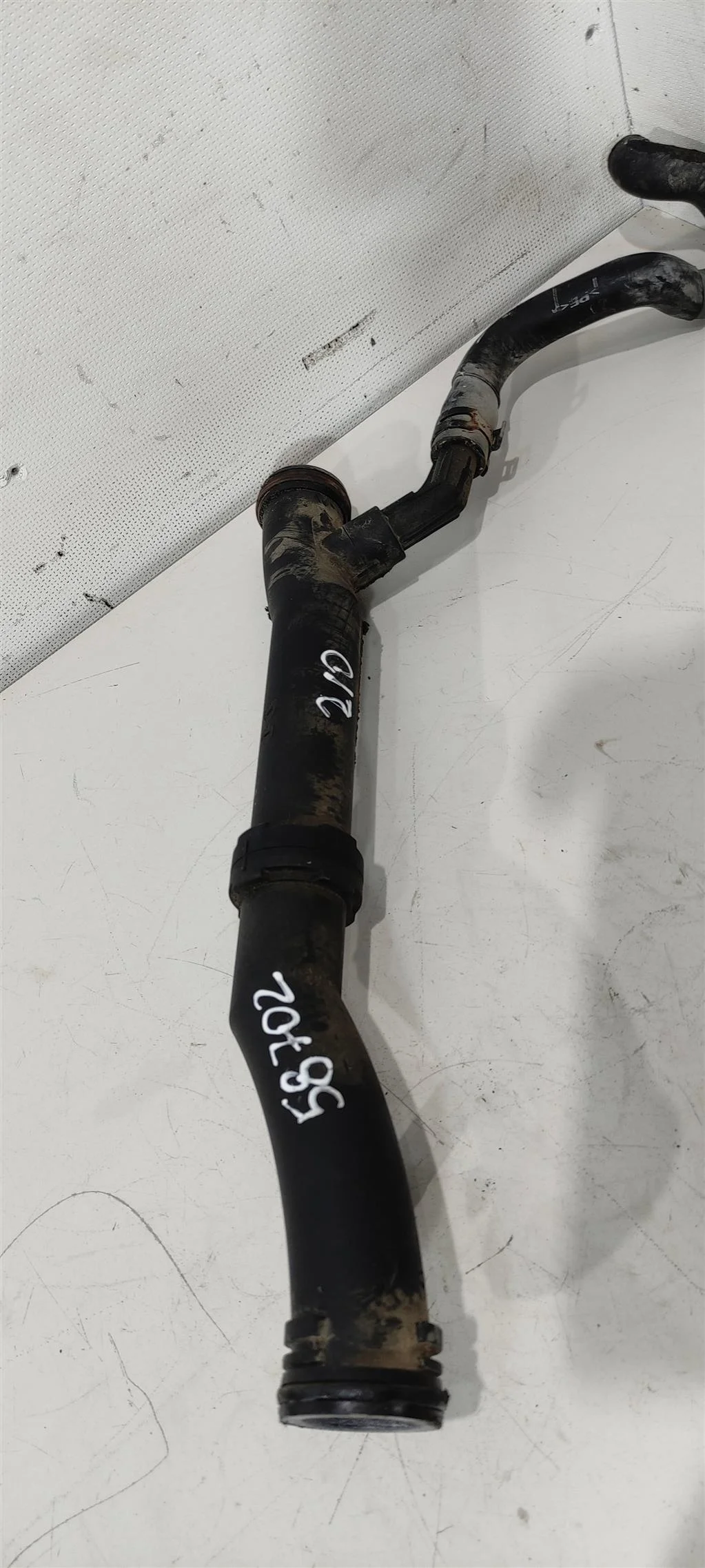 Трубка охлаждающей жидкости пластиковая 03C121065