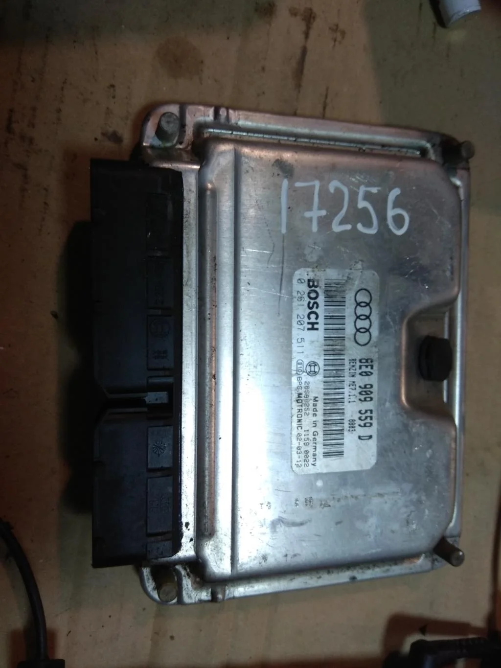 Блок управления двигателем 8E0909559D  3.0 Бензин